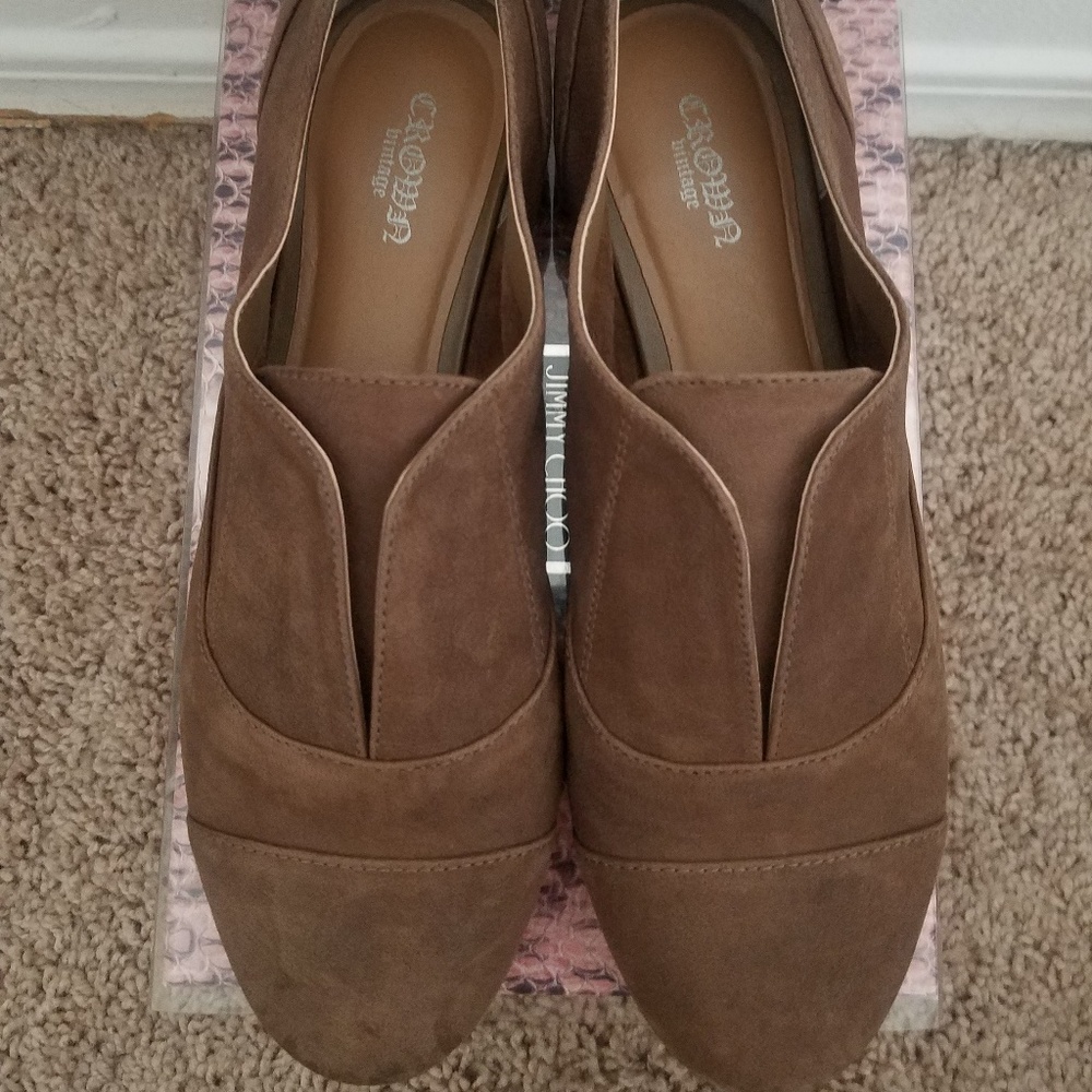 DSW Crown Vintage Brown/Tan Flats Size 7